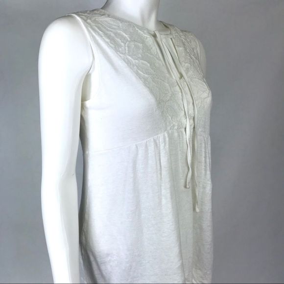 Banana Republic Tops - 💥3/$15 Banana Republic white linen slvless top -M